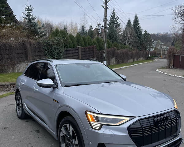 Серый Ауди E-Tron, объемом двигателя 0 л и пробегом 74 тыс. км за 37500 $, фото 13 на Automoto.ua