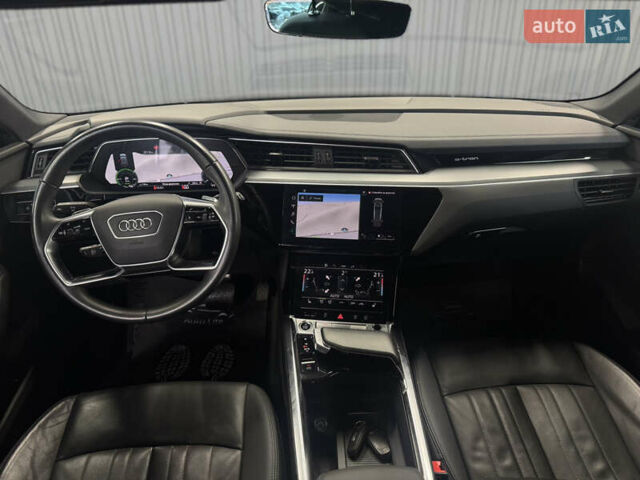 Сірий Ауді E-Tron, об'ємом двигуна 0 л та пробігом 99 тис. км за 33500 $, фото 13 на Automoto.ua