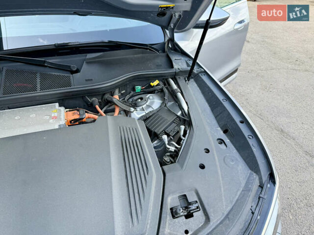Серый Ауди E-Tron, объемом двигателя 0 л и пробегом 32 тыс. км за 35000 $, фото 29 на Automoto.ua