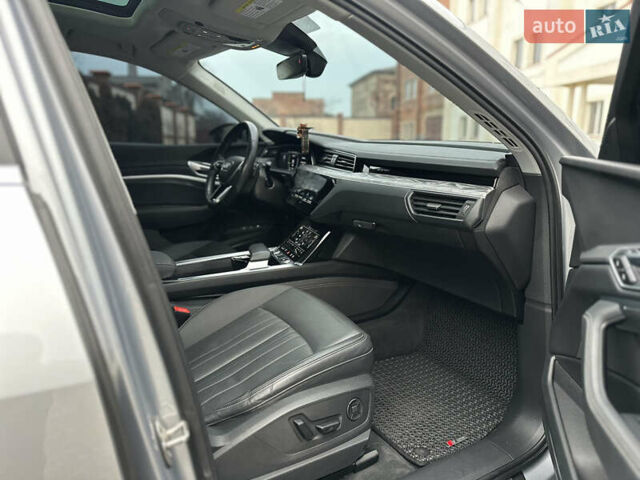 Сірий Ауді E-Tron, об'ємом двигуна 0 л та пробігом 80 тис. км за 39900 $, фото 15 на Automoto.ua