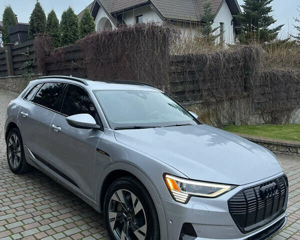 Серый Ауди E-Tron, объемом двигателя 0 л и пробегом 74 тыс. км за 37500 $, фото 4 на Automoto.ua