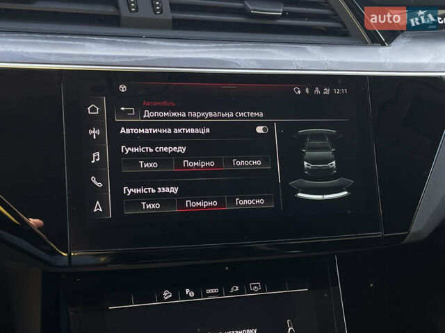 Серый Ауди E-Tron, объемом двигателя 0 л и пробегом 32 тыс. км за 42131 $, фото 70 на Automoto.ua