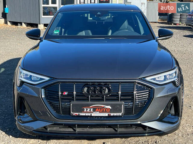 Серый Ауди E-Tron, объемом двигателя 0 л и пробегом 42 тыс. км за 47848 $, фото 2 на Automoto.ua