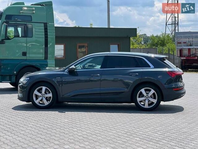 Серый Ауди E-Tron, объемом двигателя 0 л и пробегом 105 тыс. км за 25900 $, фото 4 на Automoto.ua