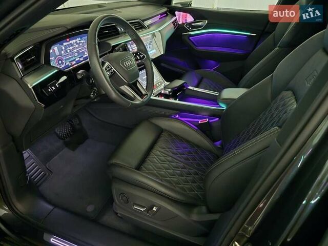 Сірий Ауді E-Tron, об'ємом двигуна 0 л та пробігом 100 тис. км за 41888 $, фото 2 на Automoto.ua