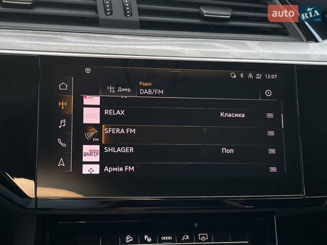 Серый Ауди E-Tron, объемом двигателя 0 л и пробегом 32 тыс. км за 42131 $, фото 59 на Automoto.ua