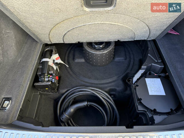 Серый Ауди E-Tron, объемом двигателя 0 л и пробегом 90 тыс. км за 33000 $, фото 93 на Automoto.ua