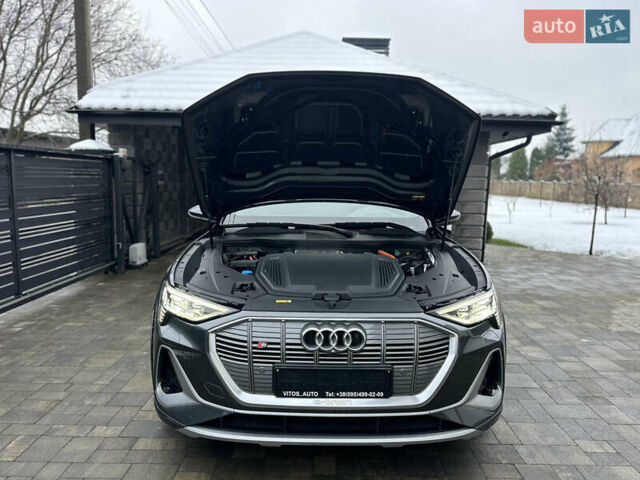 Серый Ауди E-Tron, объемом двигателя 0 л и пробегом 48 тыс. км за 49999 $, фото 97 на Automoto.ua