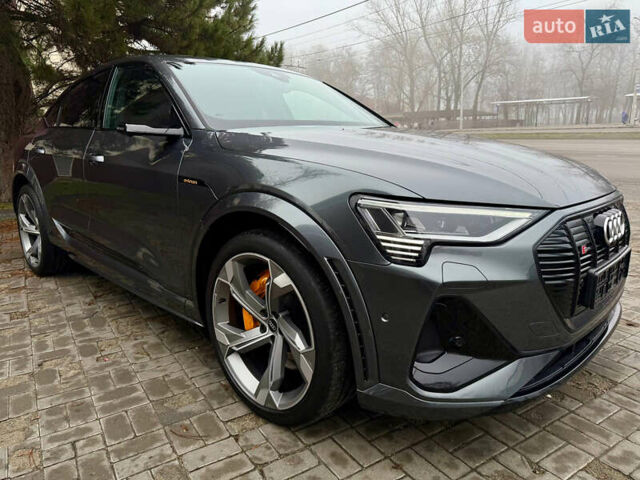 Серый Ауди E-Tron, объемом двигателя 0 л и пробегом 37 тыс. км за 49500 $, фото 12 на Automoto.ua