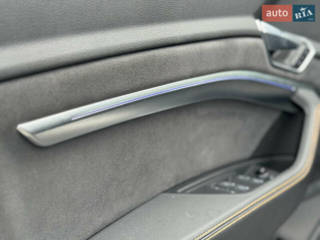 Ауди E-Tron 2022 в Виннице на Automoto.ua Серый Ауди E-Tron, объемом двигателя 0 л и пробегом 150 тыс. км за 39207 $, фото 22 на Automoto.ua