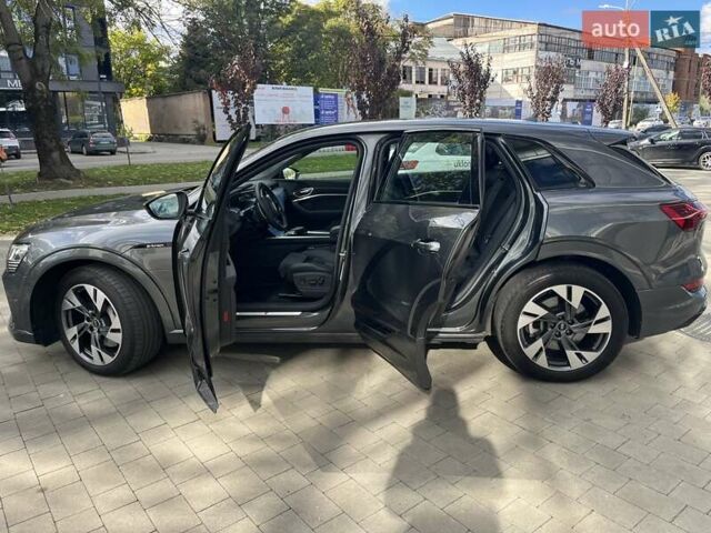 Серый Ауди E-Tron, объемом двигателя 0 л и пробегом 35 тыс. км за 45000 $, фото 9 на Automoto.ua
