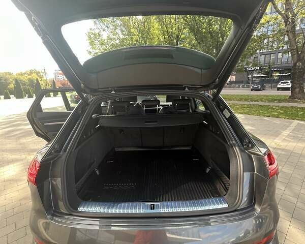 Серый Ауди E-Tron, объемом двигателя 0 л и пробегом 35 тыс. км за 45000 $, фото 14 на Automoto.ua