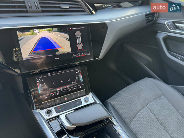 Серый Ауди E-Tron, объемом двигателя 0 л и пробегом 17 тыс. км за 38200 $, фото 40 на Automoto.ua