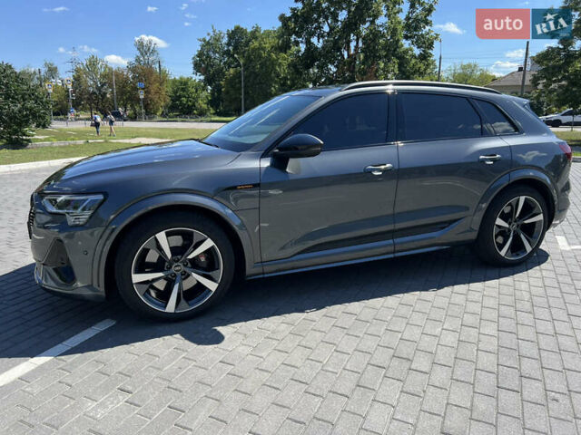 Серый Ауди E-Tron, объемом двигателя 0 л и пробегом 8 тыс. км за 68000 $, фото 16 на Automoto.ua