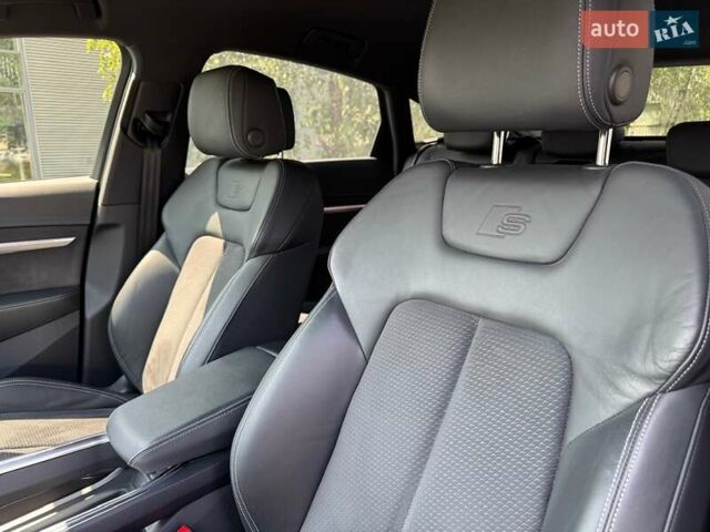 Сірий Ауді E-Tron, об'ємом двигуна 0 л та пробігом 44 тис. км за 60500 $, фото 26 на Automoto.ua