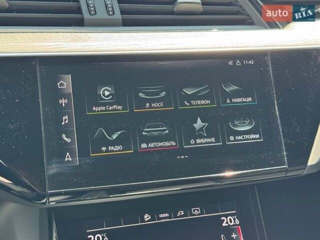 Сірий Ауді E-Tron, об'ємом двигуна 0 л та пробігом 44 тис. км за 60500 $, фото 42 на Automoto.ua