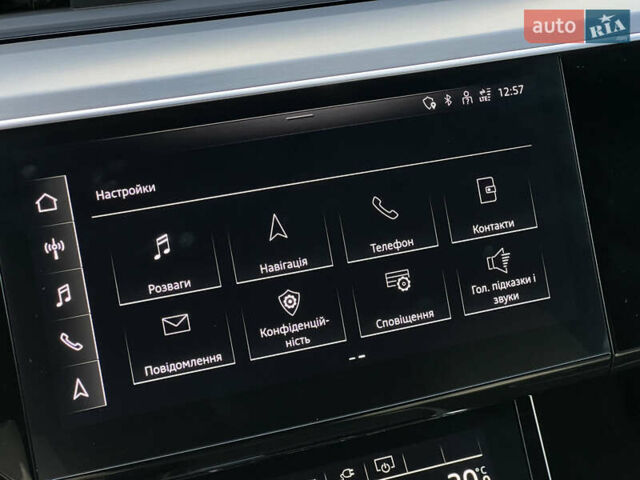 Серый Ауди E-Tron, объемом двигателя 0 л и пробегом 43 тыс. км за 47488 $, фото 87 на Automoto.ua