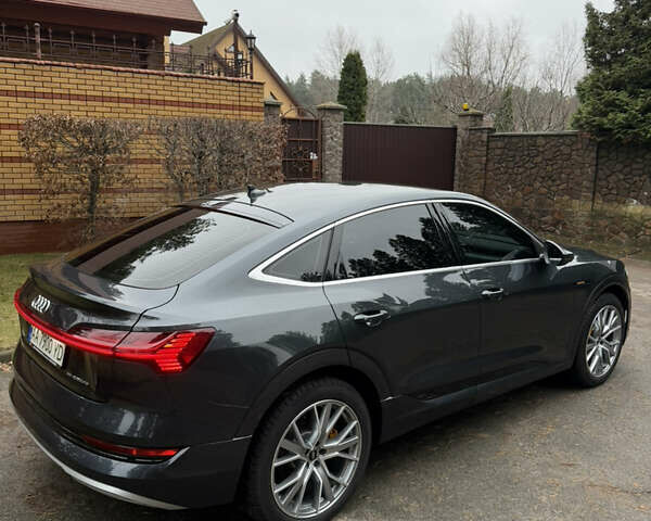 Серый Ауди E-Tron, объемом двигателя 0 л и пробегом 41 тыс. км за 39500 $, фото 15 на Automoto.ua