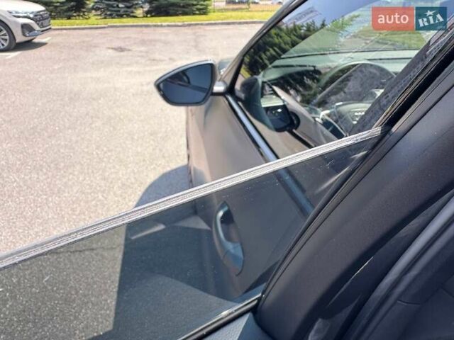 Сірий Ауді E-Tron, об'ємом двигуна 0 л та пробігом 44 тис. км за 60500 $, фото 61 на Automoto.ua