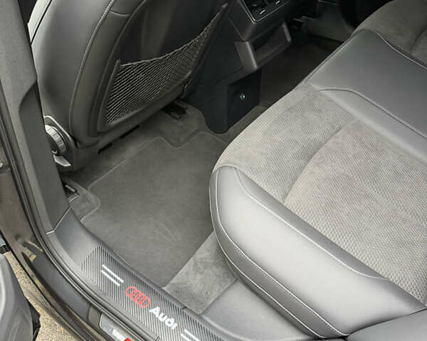 Серый Ауди E-Tron, объемом двигателя 0 л и пробегом 41 тыс. км за 39500 $, фото 21 на Automoto.ua