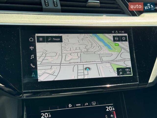 Сірий Ауді E-Tron, об'ємом двигуна 0 л та пробігом 44 тис. км за 60500 $, фото 43 на Automoto.ua