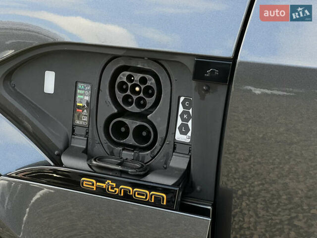 Серый Ауди E-Tron, объемом двигателя 0 л и пробегом 43 тыс. км за 47488 $, фото 17 на Automoto.ua