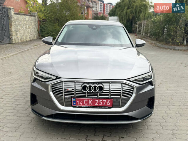 Серый Ауди E-Tron, объемом двигателя 0 л и пробегом 17 тыс. км за 38200 $, фото 2 на Automoto.ua