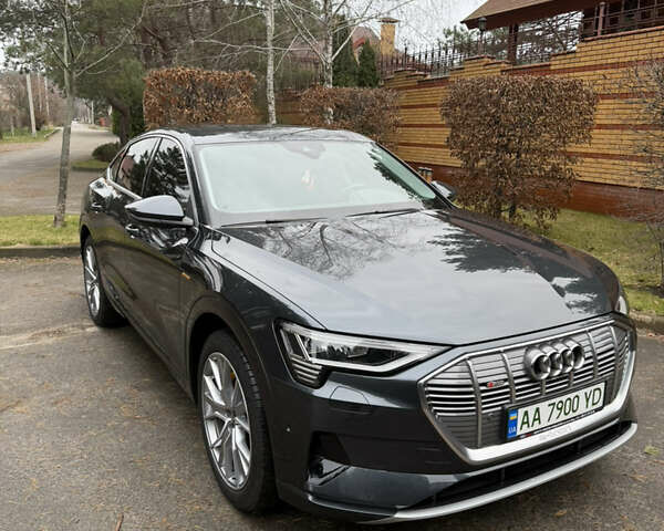 Серый Ауди E-Tron, объемом двигателя 0 л и пробегом 41 тыс. км за 39500 $, фото 1 на Automoto.ua