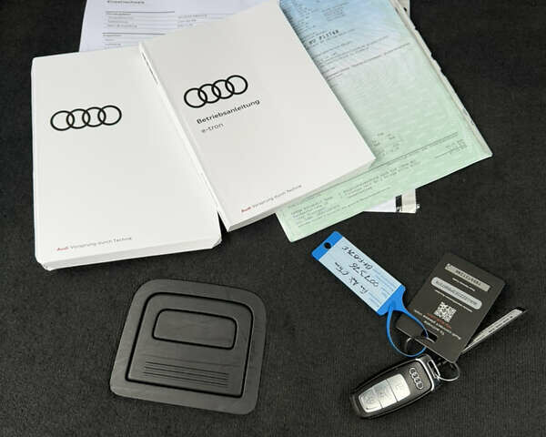 Серый Ауди E-Tron, объемом двигателя 0 л и пробегом 41 тыс. км за 39500 $, фото 24 на Automoto.ua