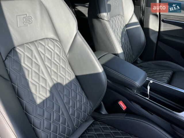 Серый Ауди E-Tron, объемом двигателя 0 л и пробегом 43 тыс. км за 47488 $, фото 47 на Automoto.ua