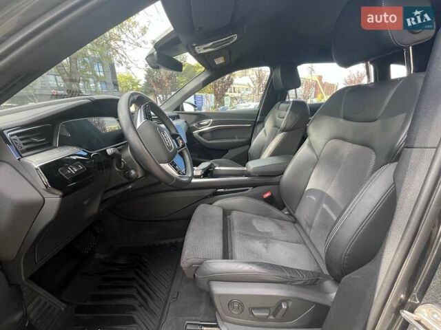 Серый Ауди E-Tron, объемом двигателя 0 л и пробегом 35 тыс. км за 45000 $, фото 13 на Automoto.ua