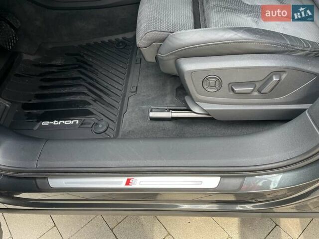 Серый Ауди E-Tron, объемом двигателя 0 л и пробегом 35 тыс. км за 45000 $, фото 10 на Automoto.ua