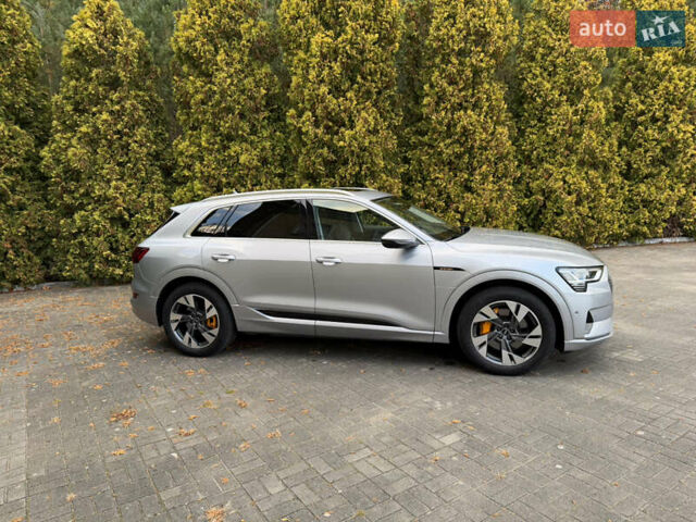 Серый Ауди E-Tron, объемом двигателя 0 л и пробегом 59 тыс. км за 38749 $, фото 3 на Automoto.ua