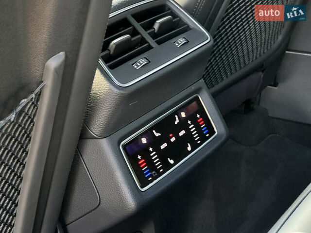 Серый Ауди E-Tron, объемом двигателя 0 л и пробегом 43 тыс. км за 47488 $, фото 35 на Automoto.ua