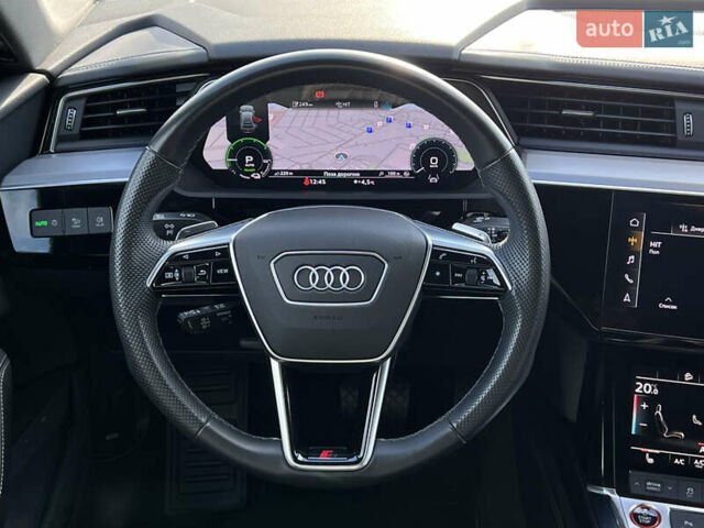 Серый Ауди E-Tron, объемом двигателя 0 л и пробегом 43 тыс. км за 47488 $, фото 53 на Automoto.ua