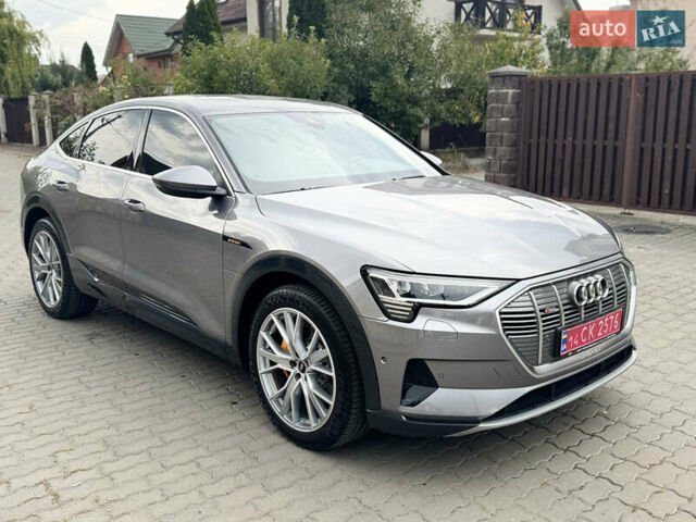 Серый Ауди E-Tron, объемом двигателя 0 л и пробегом 17 тыс. км за 38200 $, фото 3 на Automoto.ua