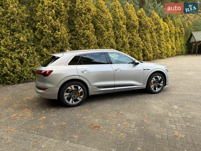 Серый Ауди E-Tron, объемом двигателя 0 л и пробегом 59 тыс. км за 38749 $, фото 4 на Automoto.ua