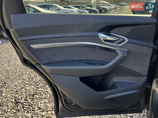 Серый Ауди E-Tron, объемом двигателя 0 л и пробегом 43 тыс. км за 47488 $, фото 36 на Automoto.ua