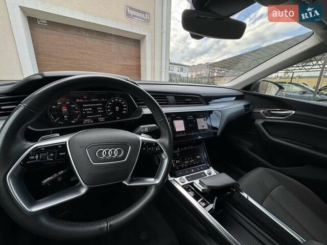 Серый Ауди E-Tron, объемом двигателя 0 л и пробегом 22 тыс. км за 39900 $, фото 6 на Automoto.ua