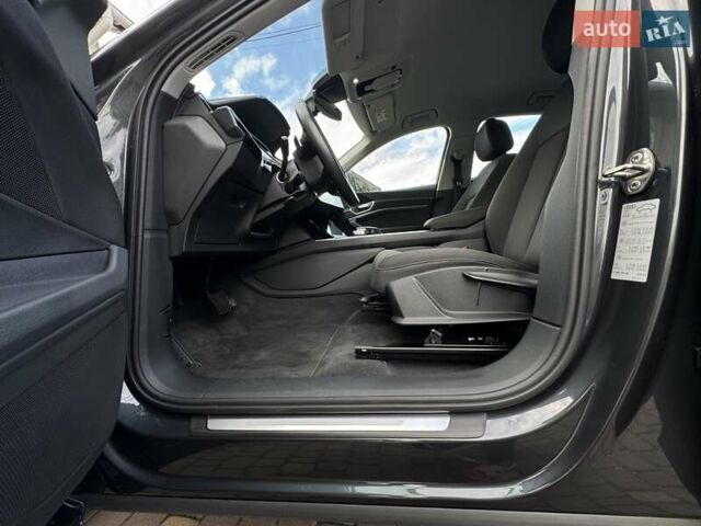 Серый Ауди E-Tron, объемом двигателя 0 л и пробегом 22 тыс. км за 39900 $, фото 15 на Automoto.ua