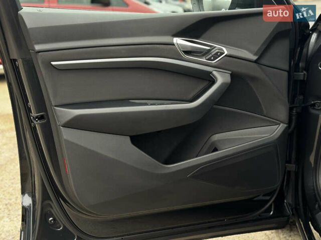 Ауди E-Tron 2023 в Житомире на Automoto.ua Серый Ауди E-Tron, объемом двигателя 0 л и пробегом 38 тыс. км за 37500 $, фото 17 на Automoto.ua