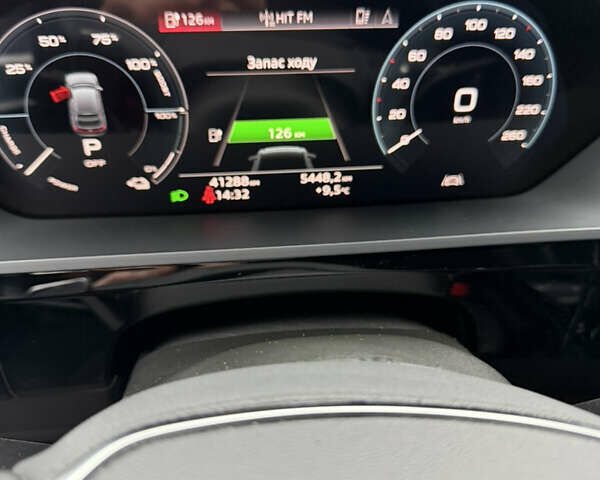 Серый Ауди E-Tron, объемом двигателя 0 л и пробегом 41 тыс. км за 39500 $, фото 17 на Automoto.ua