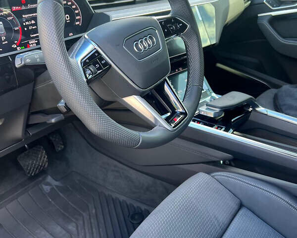 Серый Ауди E-Tron, объемом двигателя 0 л и пробегом 8 тыс. км за 68000 $, фото 31 на Automoto.ua