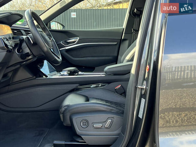 Серый Ауди E-Tron, объемом двигателя 0 л и пробегом 43 тыс. км за 47488 $, фото 25 на Automoto.ua