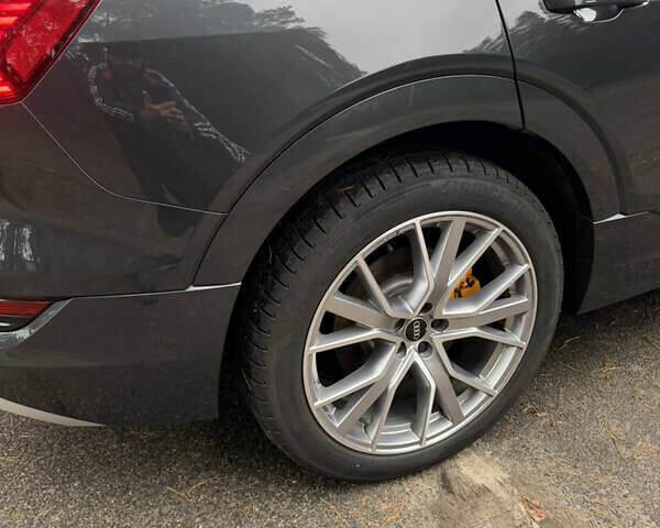 Серый Ауди E-Tron, объемом двигателя 0 л и пробегом 41 тыс. км за 39500 $, фото 6 на Automoto.ua