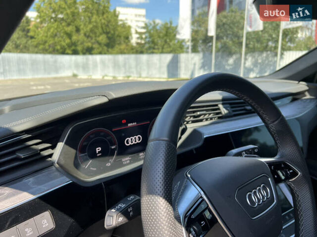 Серый Ауди E-Tron, объемом двигателя 0 л и пробегом 8 тыс. км за 68000 $, фото 15 на Automoto.ua