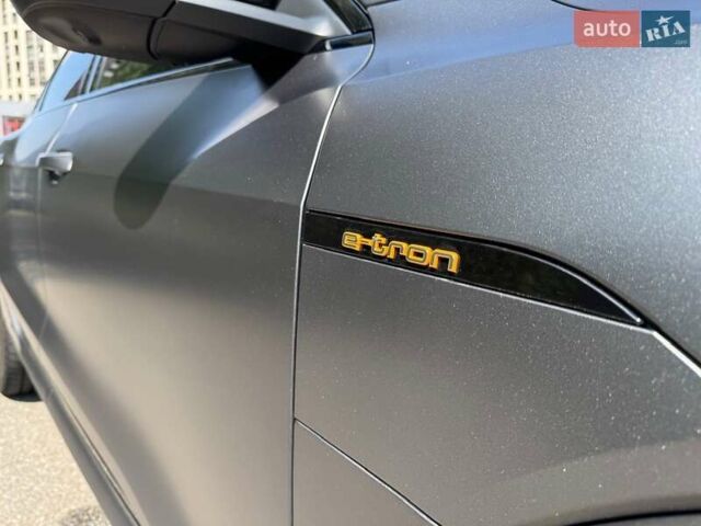 Сірий Ауді E-Tron, об'ємом двигуна 0 л та пробігом 44 тис. км за 60500 $, фото 7 на Automoto.ua