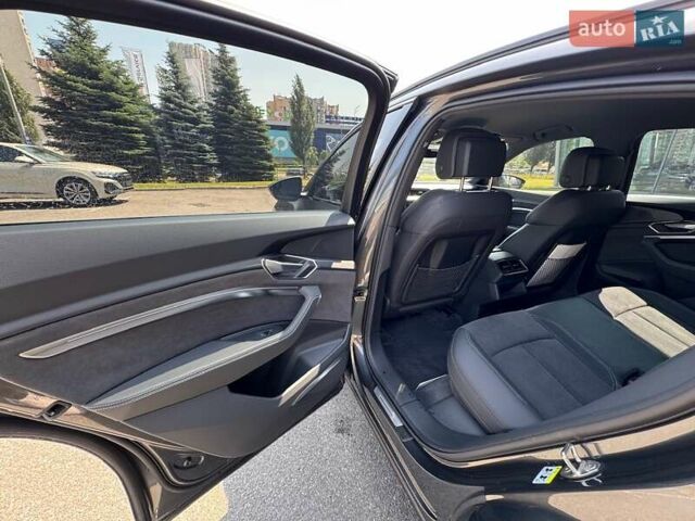Сірий Ауді E-Tron, об'ємом двигуна 0 л та пробігом 44 тис. км за 60500 $, фото 62 на Automoto.ua