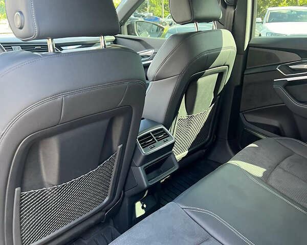 Серый Ауди E-Tron, объемом двигателя 0 л и пробегом 8 тыс. км за 68000 $, фото 29 на Automoto.ua