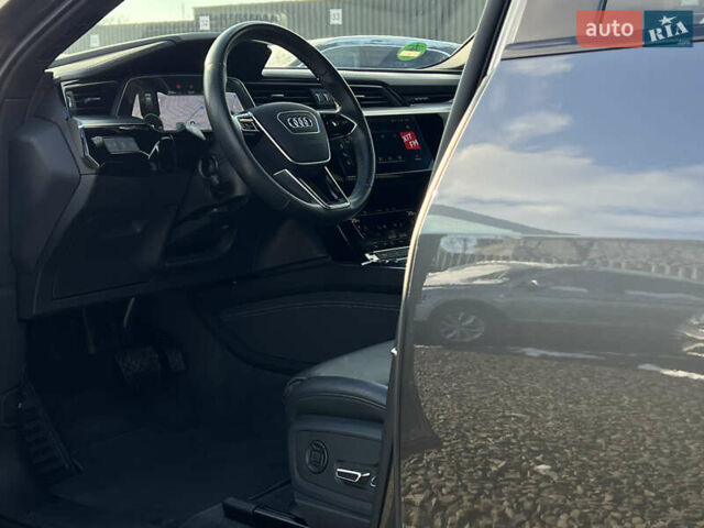 Серый Ауди E-Tron, объемом двигателя 0 л и пробегом 43 тыс. км за 47488 $, фото 24 на Automoto.ua